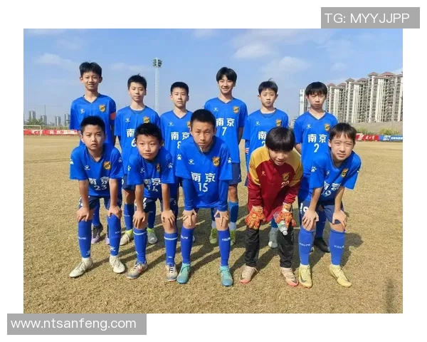 小帅从校园小将到足球明星的成长之路与奋斗故事